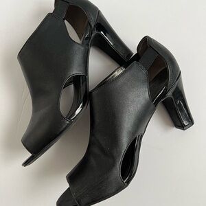 Life Stride Black Peep-Toe Heels